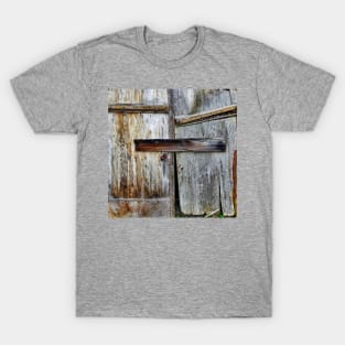 rustic western country farmhouse grey wooden barn door T-Shirt